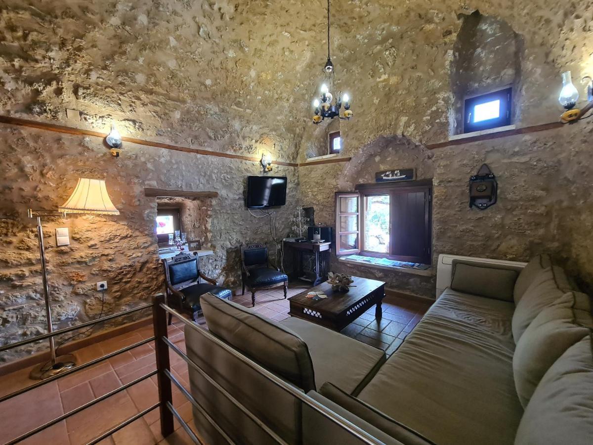 Pyrgos 1869 Villa Gythio Buitenkant foto